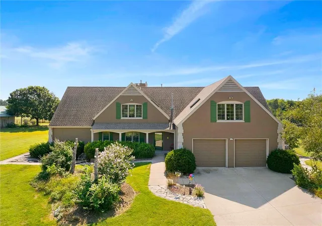 Photo 4 of Single family home for sale at 1949 N 900th Road, Eudora, KS 66025 | MLS# 2642154 | Listing updated on 2026-10-02