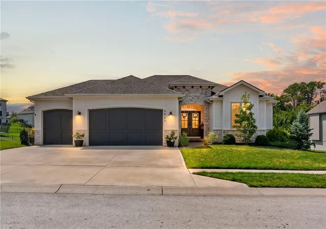 Photo 1 of Sale Pending at 5968 Oak Crk Ct, Kansas City, MO 64152 | MLS# 2642155 | Listing updated on 2026-10-03