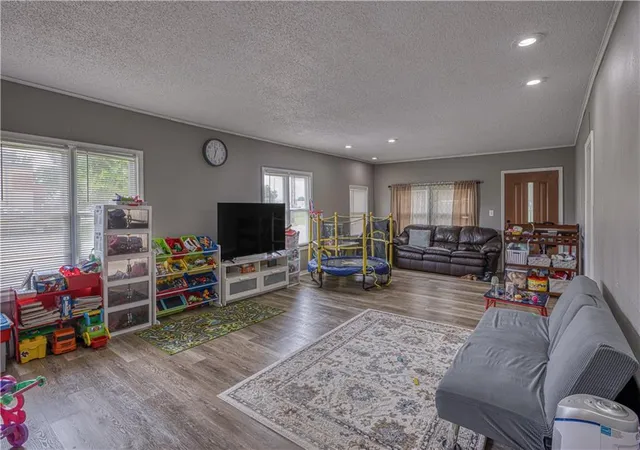 Photo 3 of Single family home for sale at 602 N Grand St, Pittsburg, KS 66762 | MLS# 2642159 | Listing updated on 2026-09-15