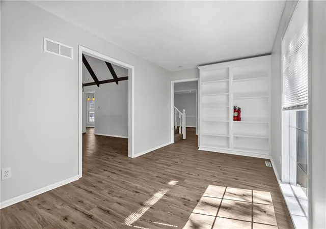 Photo 3 of Single family home for sale at 901 NW Oakridge Dr, Blue Springs, MO 64015 | MLS# 2642165 | Listing updated on 2026-09-16