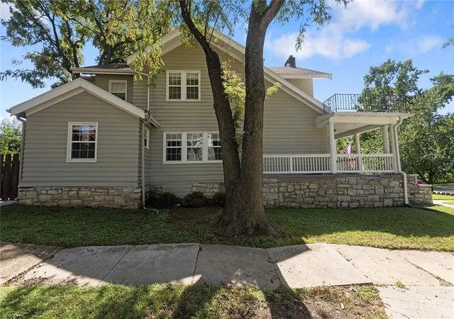 Photo 3 of Single family home for sale at 5601 Harrison St, Kansas City, MO 64110 | MLS# 2642166 | Listing updated on 2026-09-15