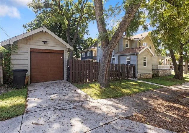 Photo 3 of Single family home for sale at 5601 Harrison St, Kansas City, MO 64110 | MLS# 2642166 | Listing updated on 2026-09-15