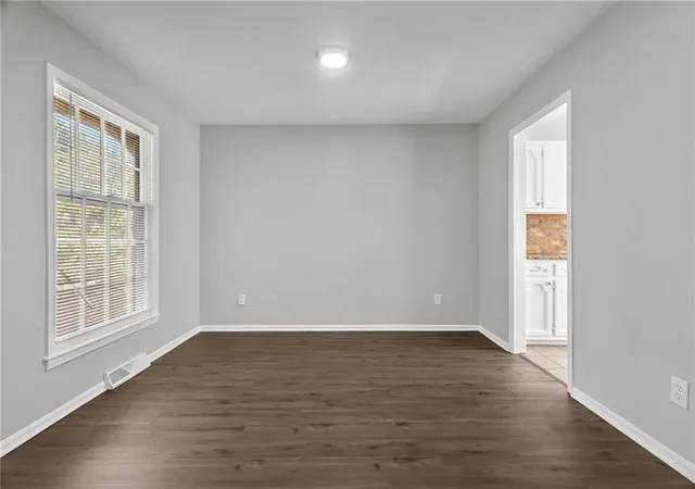 Photo 4 of Single family home for sale at 200 NE Locust Dr, Blue Springs, MO 64014 | MLS# 2642176 | Listing updated on 2026-09-16