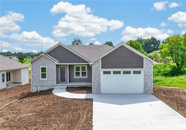 Photo 1 of Single family home for sale at 702 W Marlow St, Odessa, MO 64076 | MLS# 2642177 | Listing updated on 2026-09-15