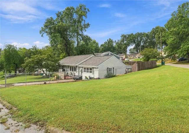 Photo 3 of Single family home for sale at 2800 S 24th Street, Kansas City, KS 66106 | MLS# 2642180 | Listing updated on 2026-09-21
