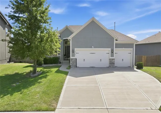 Single family home for sale at 1713 SW Merryman Dr, Lees Summit, MO 64082 | MLS# 2642187