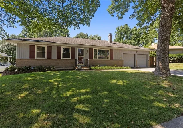 Photo 2 of Sale Pending at 2904 Cheyenne Cir, North Kansas City, MO 64116 | MLS# 2642190 | Listing updated on 2026-09-27