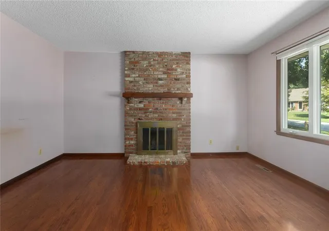 Photo 3 of Sale Pending at 2904 Cheyenne Cir, North Kansas City, MO 64116 | MLS# 2642190 | Listing updated on 2026-09-27