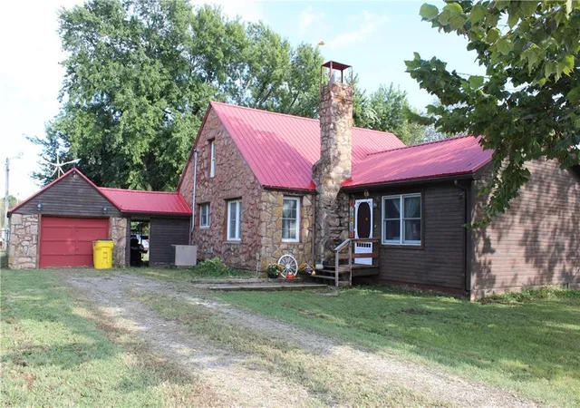 Photo 2 of Single family home for sale at 4493 Arkansas Rd, Pomona, KS 66076 | MLS# 2642194 | Listing updated on 2026-09-16