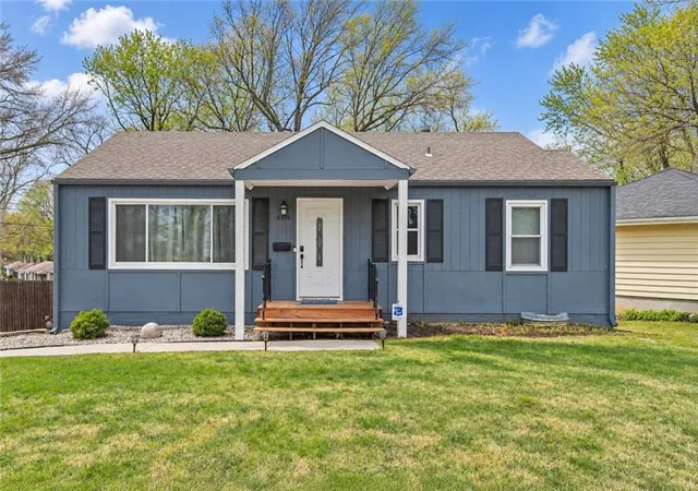 Single family home for sale at 6616 Santa Fe Dr, Mission, KS 66202 | MLS# 2642208