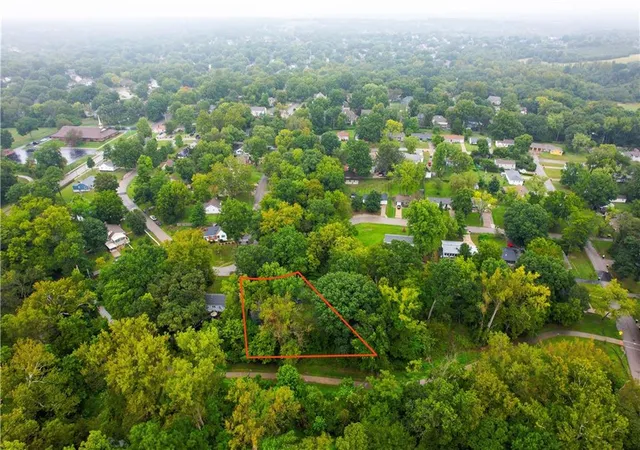 Photo 3 of Single family home for sale at 5414 Ne Carmel Rd, Kansas City, MO 64119 | MLS# 2642217 | Listing updated on 2026-10-07
