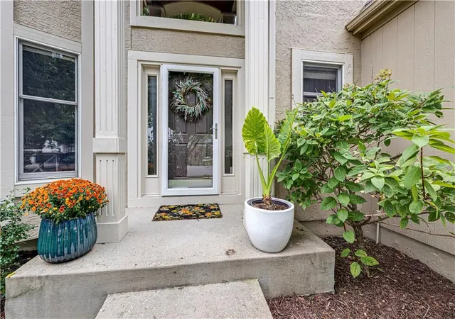 Photo 3 of Sale Pending at 8623 Haven St, Lenexa, KS 66219 | MLS# 2642237 | Listing updated on 2026-10-02