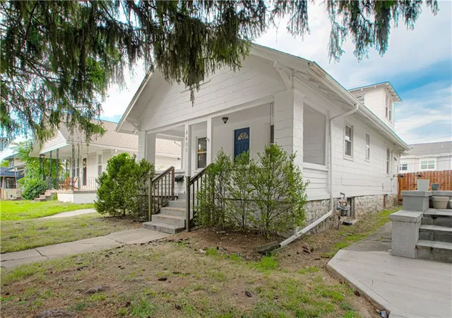 Photo 3 of Single family home for sale at 4400 Francis St, Kansas City, KS 66103 | MLS# 2642239 | Listing updated on 2026-10-10