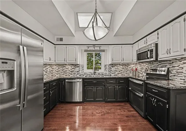 Photo 3 of Sale Pending at 1801 Ne 83rd Street, Kansas City, MO 64118 | MLS# 2642251 | Listing updated on 2026-09-24
