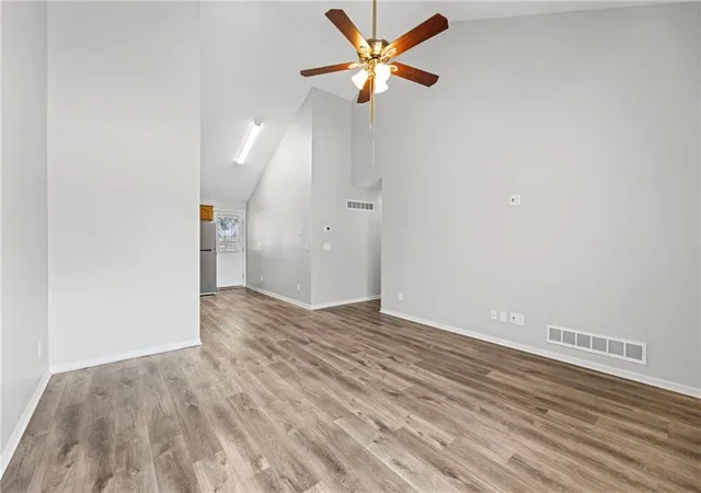 Photo 4 of Single family home for sale at 1012 NE Queens Ct, Lee's Summit, MO 64064 | MLS# 2642254 | Listing updated on 2026-09-17