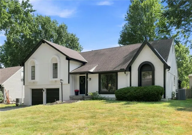 Photo 2 of Sale Pending at 12021 W 100th Street, Lenexa, KS 66215 | MLS# 2642265 | Listing updated on 2026-09-28