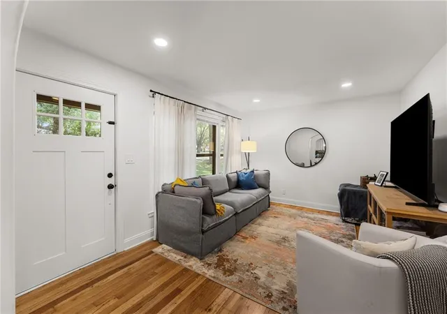 Photo 2 of Single family home for sale at 3231 Somerset Dr, Prairie Village, KS 66206 | MLS# 2642266 | Listing updated on 2026-09-18