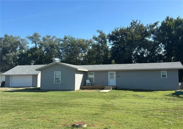 Photo 1 of Single family home for sale at 1206 Missouri St, Wathena, KS 66090 | MLS# 2642276 | Listing updated on 2026-09-16