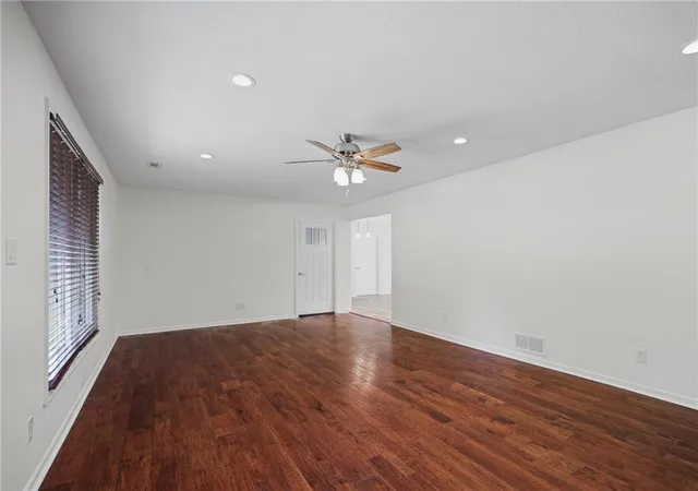 Photo 3 of Single family home for sale at 303 SW Pryor Rd, Lees Summit, MO 64081 | MLS# 2642289 | Listing updated on 2026-10-08