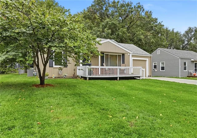 Photo 3 of Sale Pending at 404 S Church St, Olathe, KS 66061 | MLS# 2642292 | Listing updated on 2026-10-17