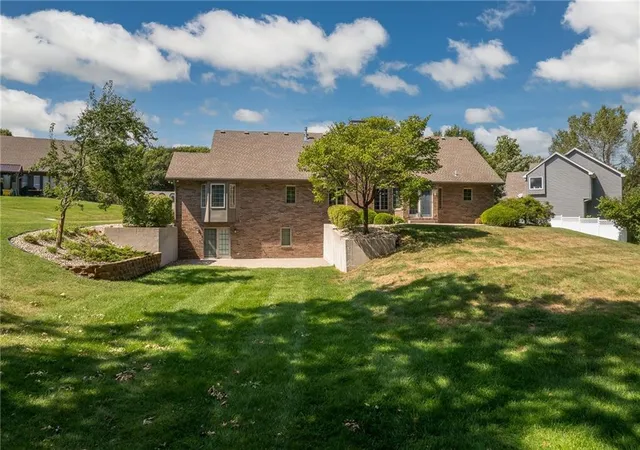 Photo 3 of Sale Pending at 2309 Buckingham St, Saint Joseph, MO 64506 | MLS# 2642294 | Listing updated on 2026-09-29