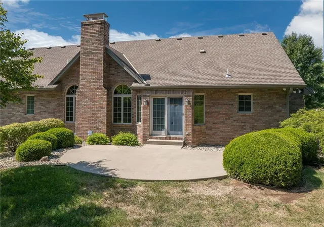 Photo 3 of Sale Pending at 2309 Buckingham St, Saint Joseph, MO 64506 | MLS# 2642294 | Listing updated on 2026-09-29