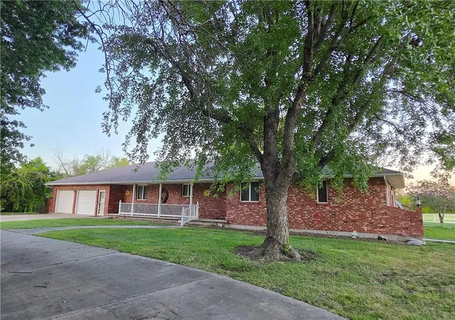 Photo 3 of Single family home for sale at 1406 E 4th Avenue, Garnett, KS 66032 | MLS# 2642297 | Listing updated on 2026-09-22