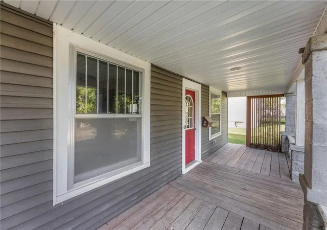 Photo 3 of Single family home for sale at 905 Main St, Osawatomie, KS 66064 | MLS# 2642298 | Listing updated on 2026-09-17