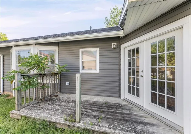Photo 4 of Single family home for sale at 905 Main St, Osawatomie, KS 66064 | MLS# 2642298 | Listing updated on 2026-09-17