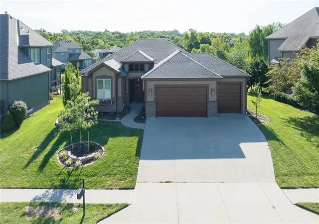 Photo 1 of Single family home for sale at 6472 N Whitetail Way, Kansas City, MO 64152 | MLS# 2642305 | Listing updated on 2026-10-12
