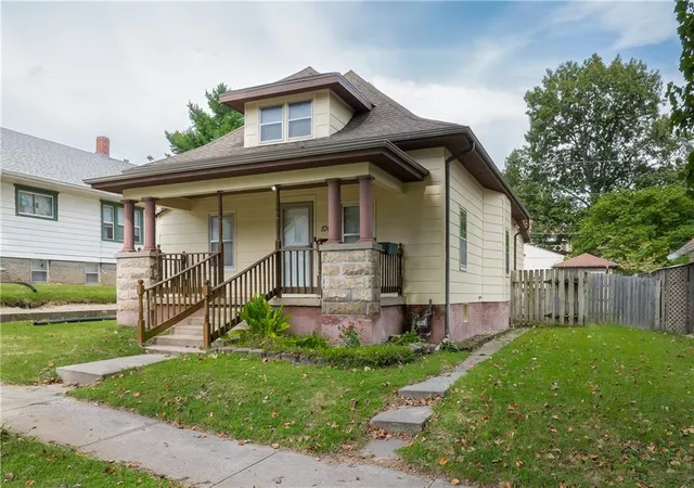 Photo 2 of Single family home for sale at 1007 Randolph St, Saint Joseph, MO 64505 | MLS# 2642306 | Listing updated on 2026-10-09