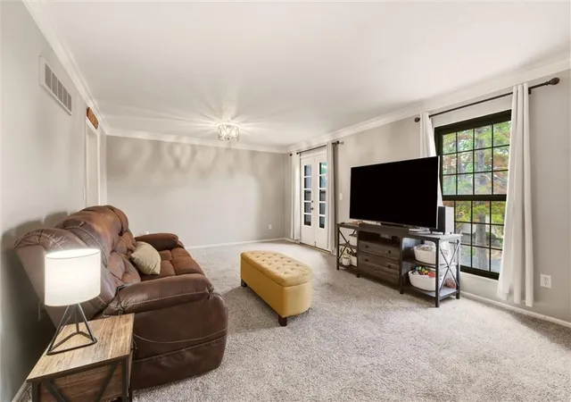 Photo 4 of Townhouse for sale at 10258 Cedarbrooke Ln, Kansas City, MO 64131 | MLS# 2642308 | Listing updated on 2026-10-08