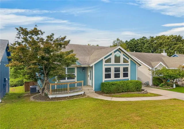 Photo 1 of Single family home for sale at 929 NW 63rd Street, Kansas City, MO 64118 | MLS# 2642331 | Listing updated on 2026-10-01