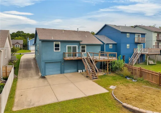 Photo 3 of Single family home for sale at 929 NW 63rd Street, Kansas City, MO 64118 | MLS# 2642331 | Listing updated on 2026-10-01