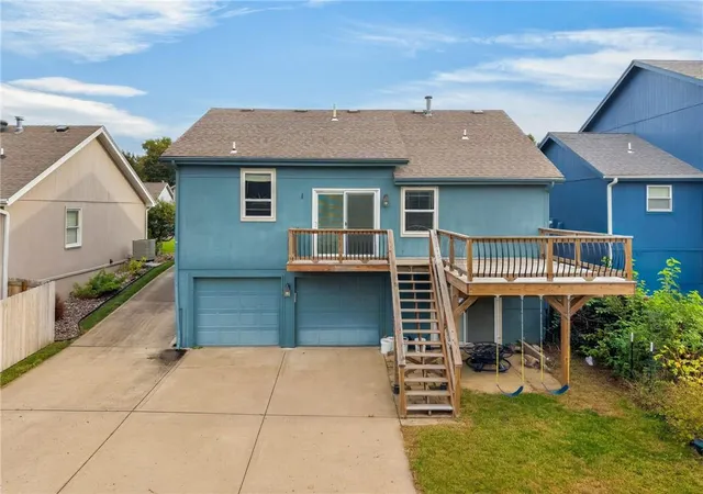 Photo 4 of Single family home for sale at 929 NW 63rd Street, Kansas City, MO 64118 | MLS# 2642331 | Listing updated on 2026-10-01