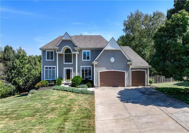 Single family home for sale at 411 NE Bitter Crk Rd, Lees Summit, MO 64086 | MLS# 2642335 | Listing updated on 2026-09-20