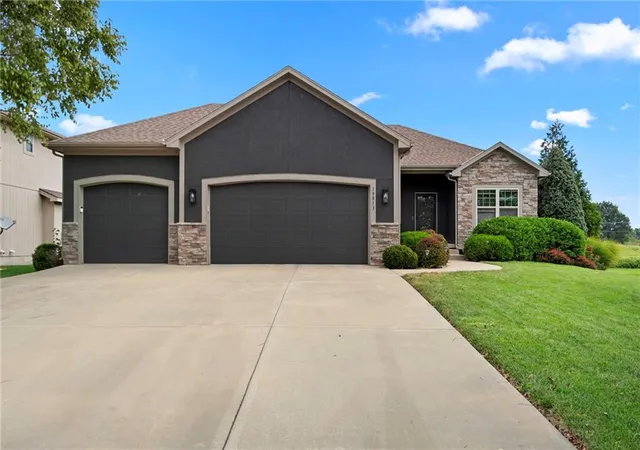Photo 2 of Single family home for sale at 19813 Elmridge St, Spring Hill, KS 66083 | MLS# 2642344 | Listing updated on 2026-10-09