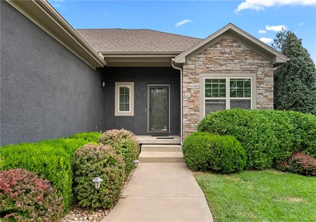 Photo 3 of Single family home for sale at 19813 Elmridge St, Spring Hill, KS 66083 | MLS# 2642344 | Listing updated on 2026-10-09