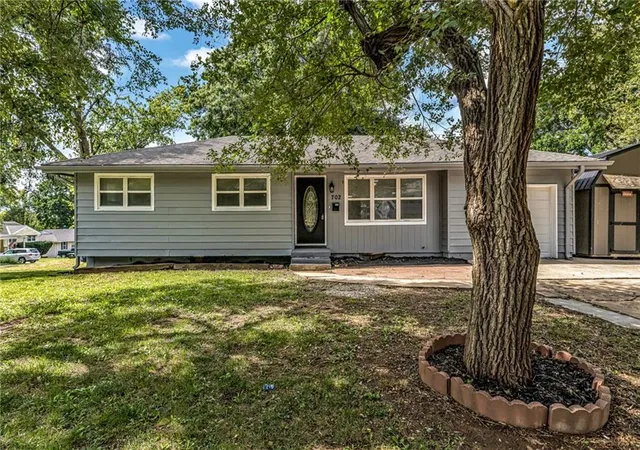 Photo 1 of Single family home for sale at 702 Mulberry St, Belton, MO 64012 | MLS# 2642346 | Listing updated on 2026-09-30