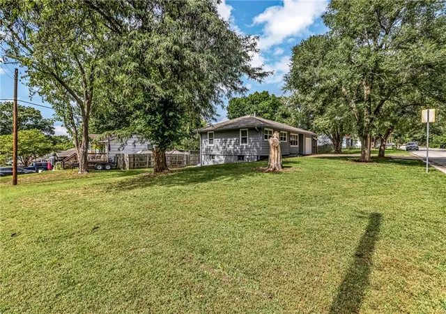Photo 3 of Single family home for sale at 702 Mulberry St, Belton, MO 64012 | MLS# 2642346 | Listing updated on 2026-09-30