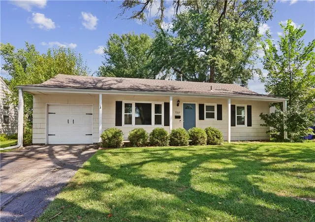 Photo 1 of Single family home for sale at 7217 Dearborn St, Overland Park, KS 66204 | MLS# 2642348 | Listing updated on 2026-10-18