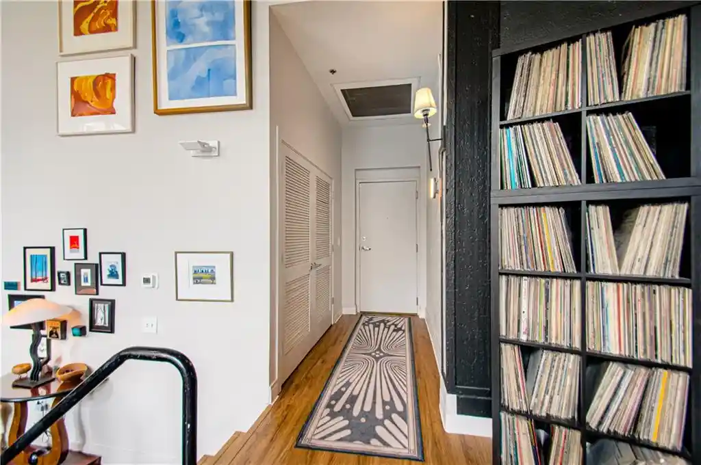 Listing Photo 2 - Condo for sale in 523 Grand Blvd located at 523 Grand Blvd, Kansas City, MO 64106 - Unit #1D