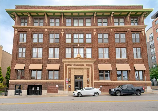 Condo for sale at 523 Grand Blvd #1D, Kansas City, MO 64106 | MLS# 2642352