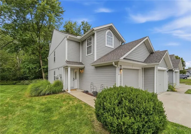Photo 2 of Single family home for sale at 6030 Ne Moonstone Dr, Lees Summit, MO 64064 | MLS# 2642358 | Listing updated on 2026-10-08