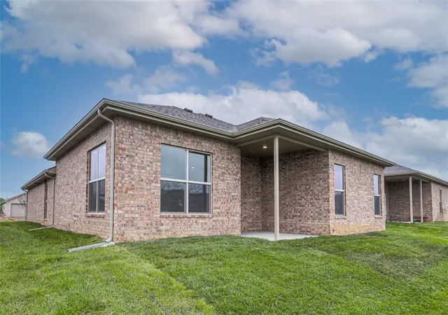 Photo 2 of Single family home for sale at 6751 Arapahoe Dr, Shawnee, KS 66226 | MLS# 2642360 | Listing updated on 2026-09-16