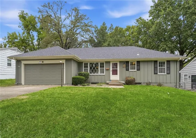 Photo 1 of Sale Pending at 8116 W 92nd Street, Overland Park, KS 66212 | MLS# 2642361 | Listing updated on 2026-10-04