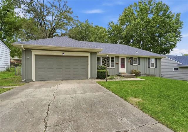 Photo 3 of Sale Pending at 8116 W 92nd Street, Overland Park, KS 66212 | MLS# 2642361 | Listing updated on 2026-10-04