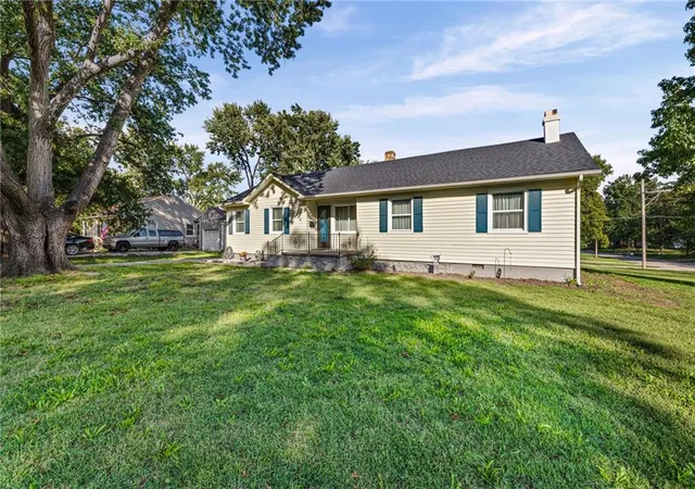 Photo 2 of Single family home for sale at 945 S Sycamore St, Ottawa, KS 66067 | MLS# 2642364 | Listing updated on 2026-10-02