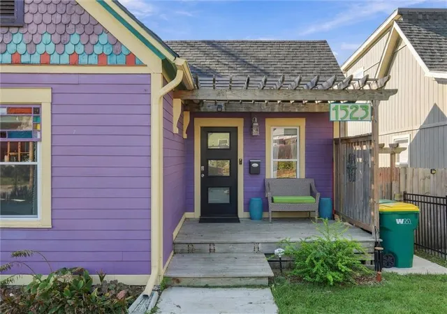 Single family home for sale at 1523 W 39th Avenue, Kansas City, KS 66103 | MLS# 2642366