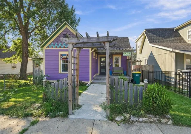 Photo 1 of Single family home for sale at 1523 W 39th Avenue, Kansas City, KS 66103 | MLS# 2642366 | Listing updated on 2026-09-29